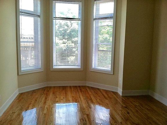 3rd image of 3356 N Sheffield Ave #2Q