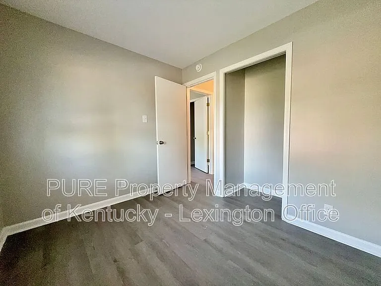 2408 Shandon Dr — Photo 14