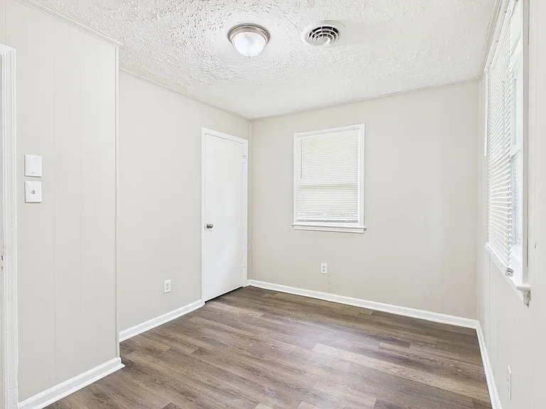 838 S Jones St #B — Photo 11