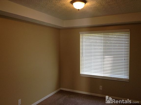 2nd image of 106 Yellowwood Ct