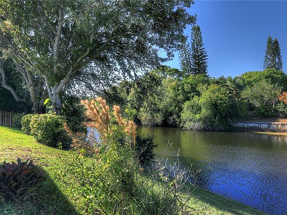 3rd image of 201 Joy Haven Dr