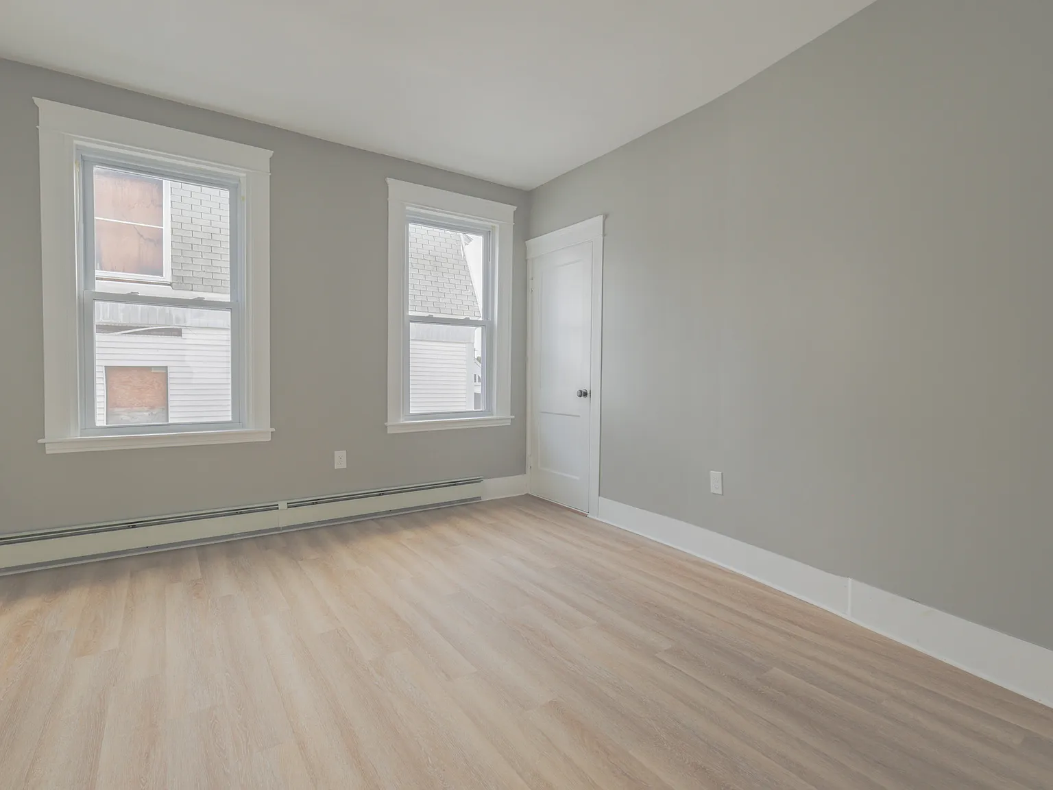 3 bed, 1300 sqft, $2,600 — Photo 4