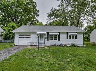 2112 NE Pursell Rd, Kansas City, MO 64118
