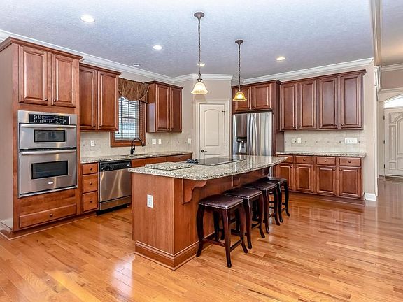 5th image of 6511 Wesley Way
