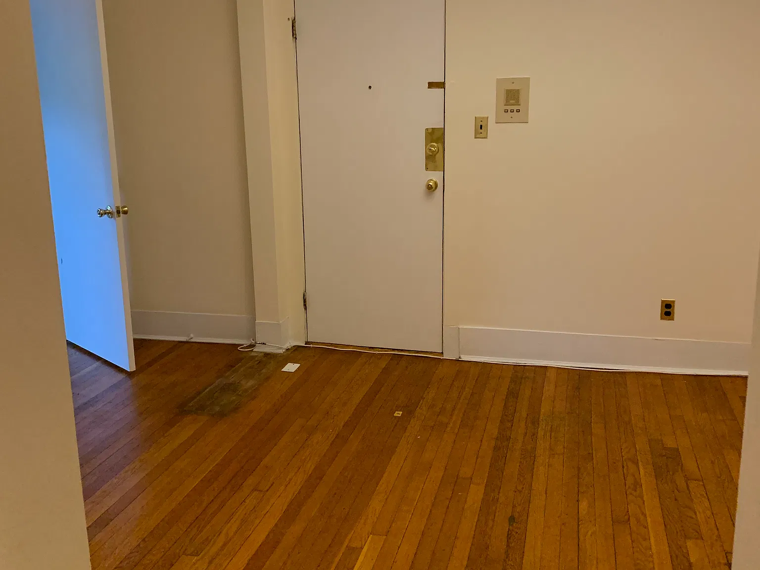 2 bed, 794 sqft, $2,900 — Photo 3