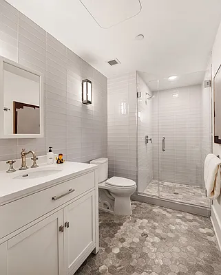 Sold by Compass | media 21