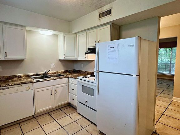 3rd image of 4330 Wilson St