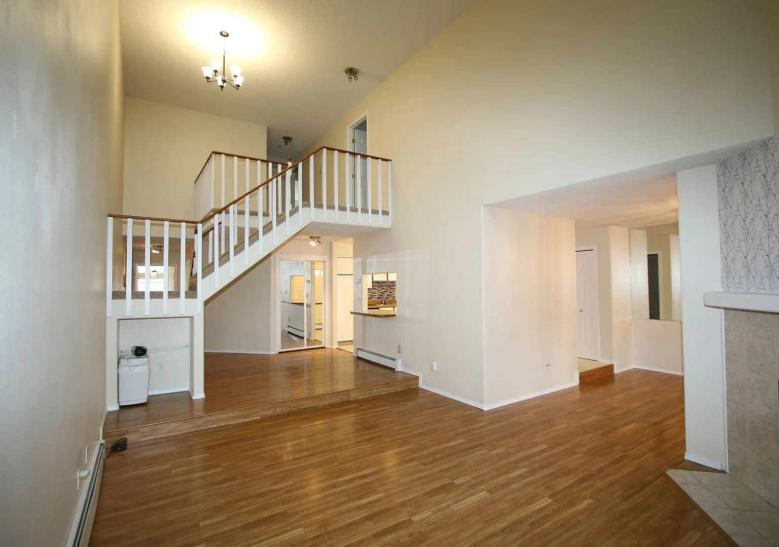 3 Bedroom Townhouse with Lake Access and Private Dock! — Photo 2
