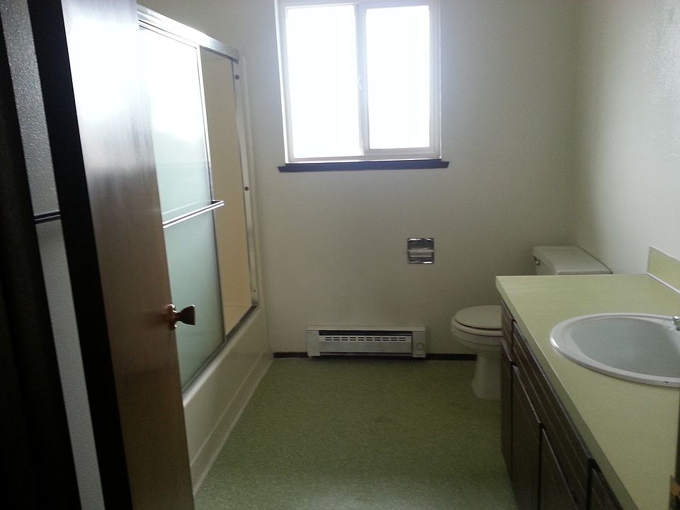 1st image of 621 7th St APT 34