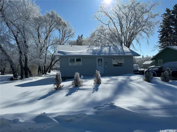 425 3rd STREET, Duck Lake, SK S0K 1J0