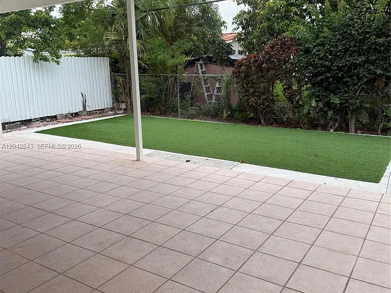 7931 SW 13th Ter — Photo 11