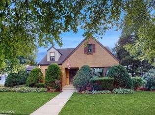 633 Oakland Ave, Elgin, IL 60120