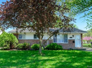 1523 Raymer St, Westland, MI