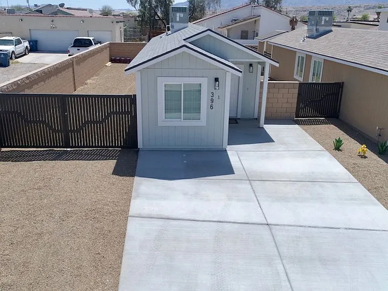 396 Riverfront Dr — Photo 12