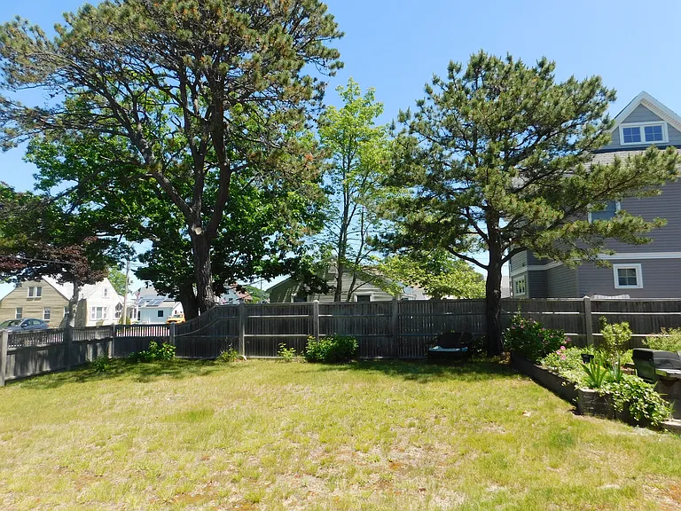 70 E Grand Ave — Photo 53