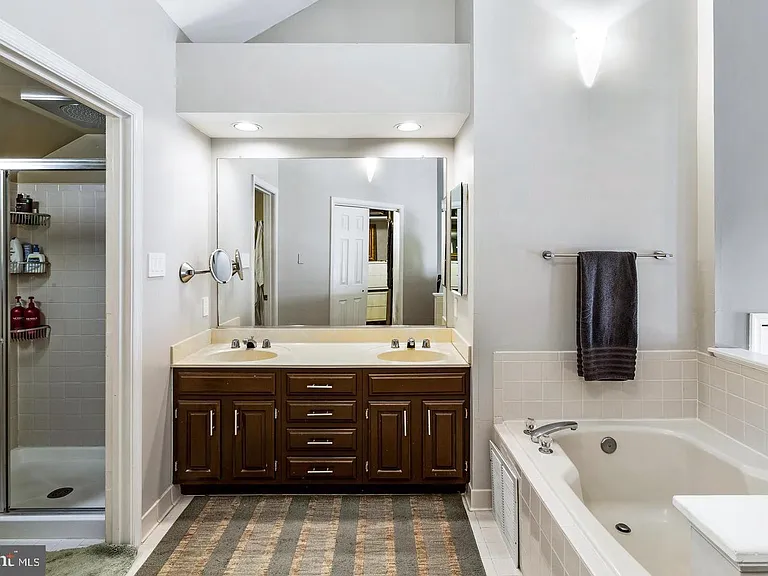 503 Shorter Ln — Photo 17