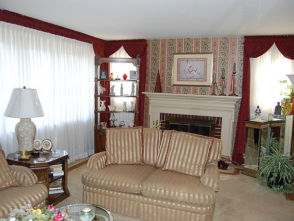 2nd image of 528 N Lansdowne Ave