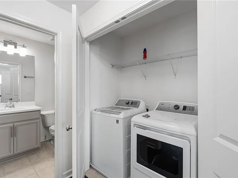 2392 Belmont Pl — Photo 24