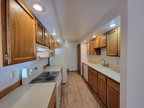 4th image of 22516 88th Ave W