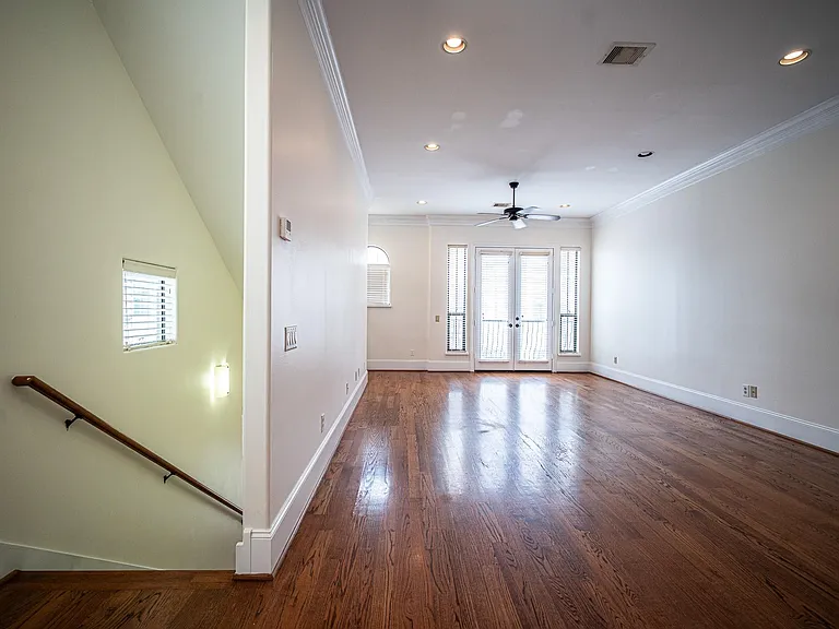 3119 Fairdale Oaks E — Photo 9