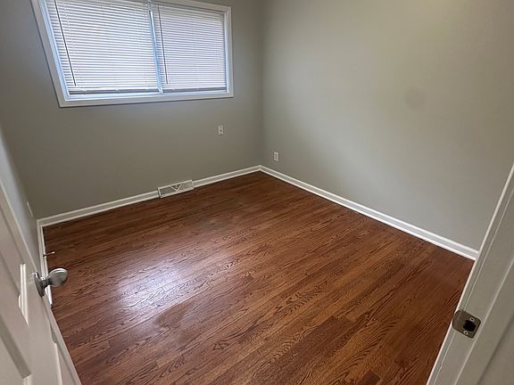 3rd image of 2519 Abelwood Rd