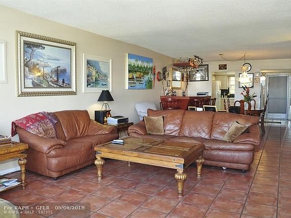 2nd image of 3051 NE 48th St APT 401