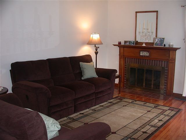 2nd image of 1283 Kenwood Ave