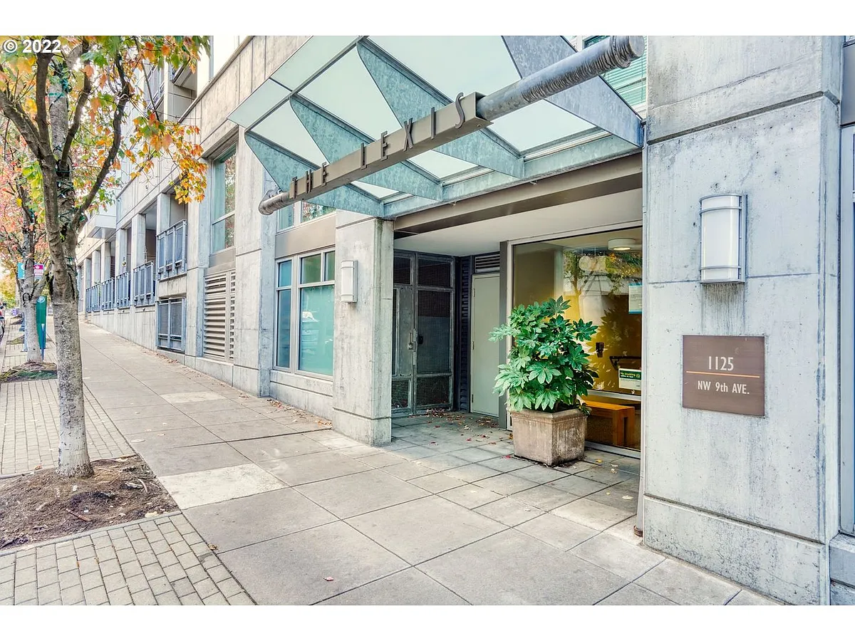 Building Photo - 1125 NW 9th Ave #321
