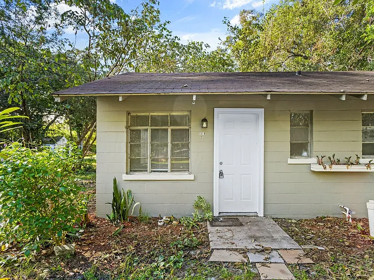 1519 Carmel Ave — Photo 2