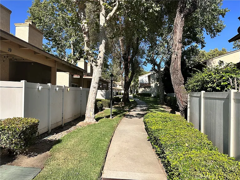 1031 S Palmetto Ave — Photo 2
