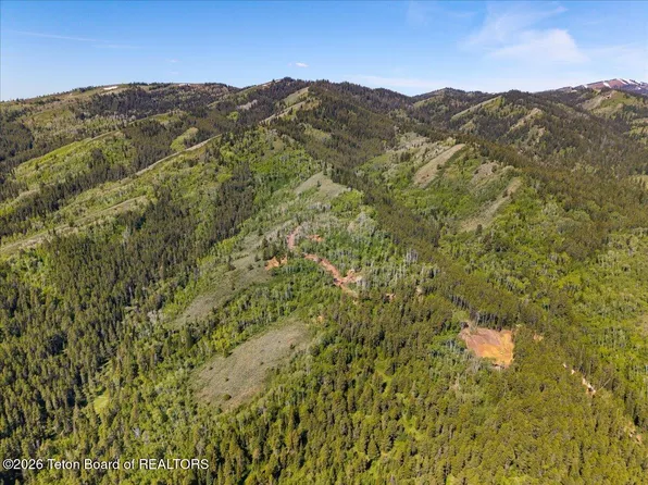 2 Labra Ln, Victor, ID 83455