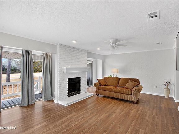 4th image of 223 Highpoint Dr
