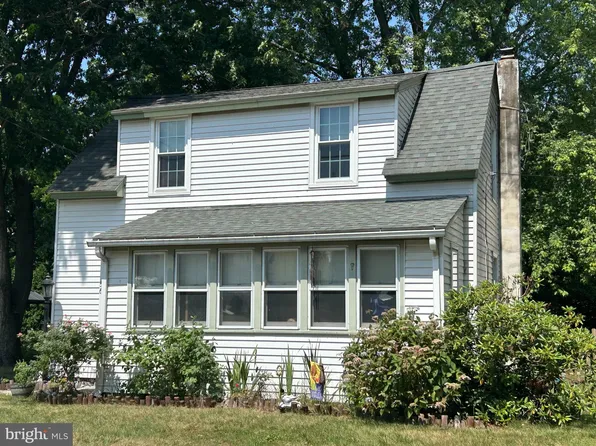 36 Hill St, Mantua, NJ 08051