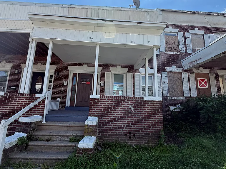 1028 Elsinore Pl — Photo 3
