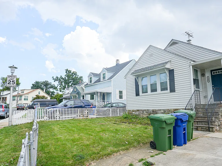 2205 Southern Ave — Photo 5