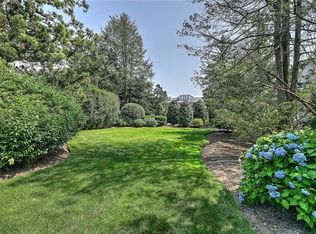 62 Harwich Rd, Providence, RI 02906