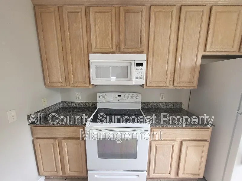 3 bed, 2.5 bath, $2,000 — Photo 4