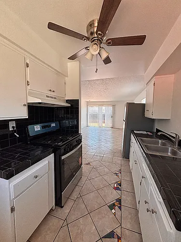 1610 Evergreen St #D Photo 1