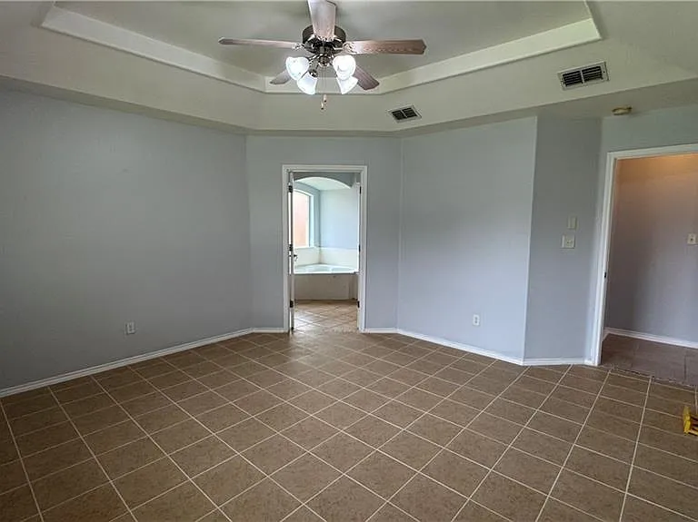 3405 Santa Monica — Photo 16