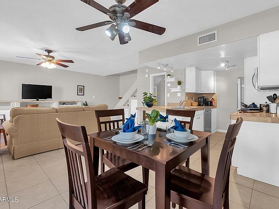 3rd image of 14247 N Boxwood Ln
