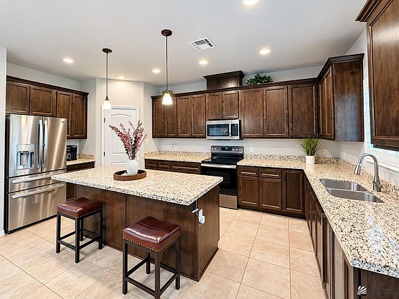 5th image of 2180 W Meredith Ln