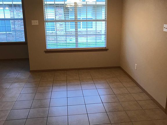 5th image of 2015 Plum Creek Ln #B