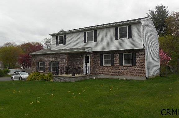 3rd image of 28 N Bridge Dr