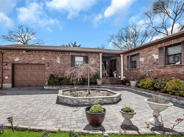 1246 Minerva Avenue, West Islip, NY 11795