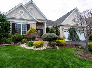 8 Crenshaw Ct, Monroe Township, NJ 08831