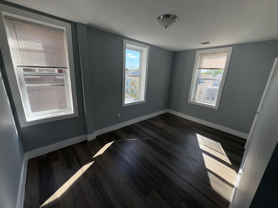 2nd image of 175 Munn Ave #303L