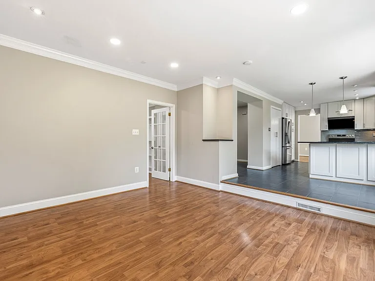 Family room/Breakfast are