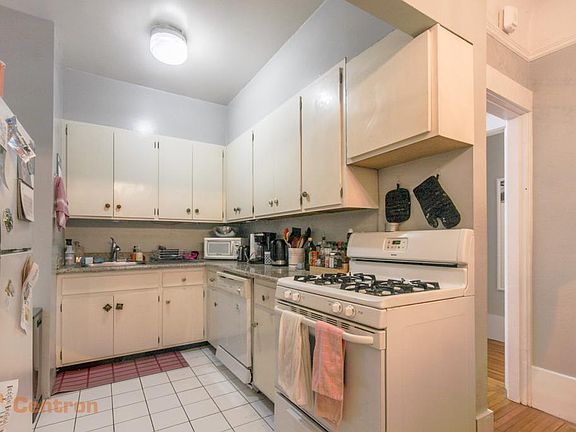 5th image of 1660 Sacramento St #3A