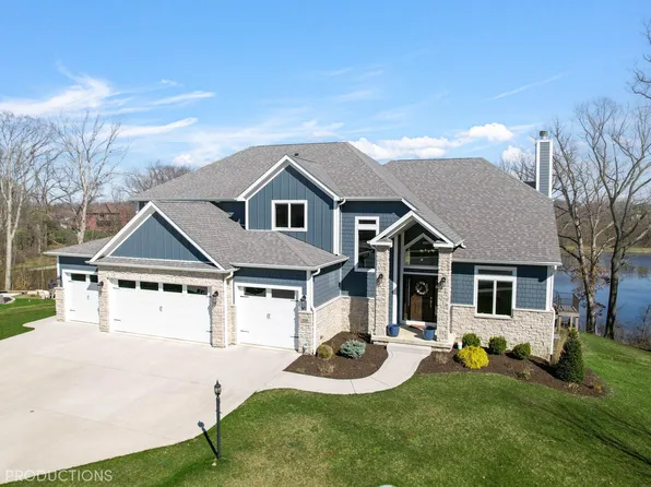 359 W Sandhurst Dr, Valparaiso, IN 46385