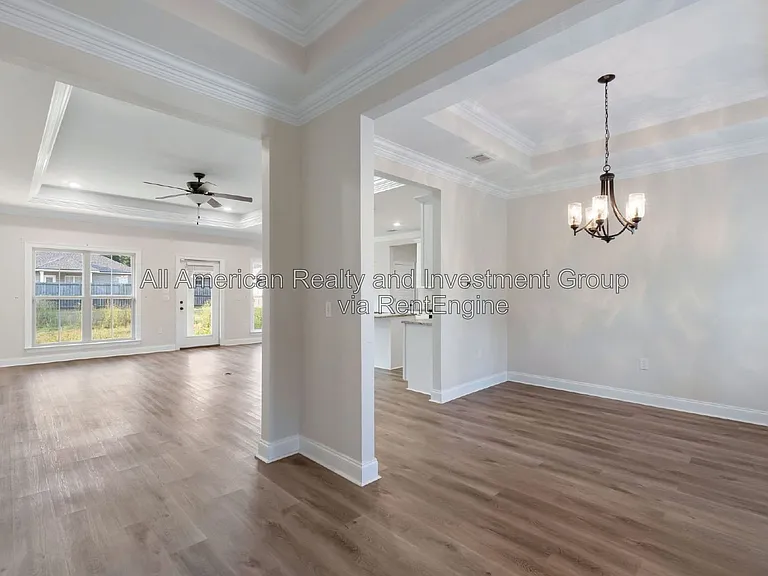 331 Adams Dr — Photo 4